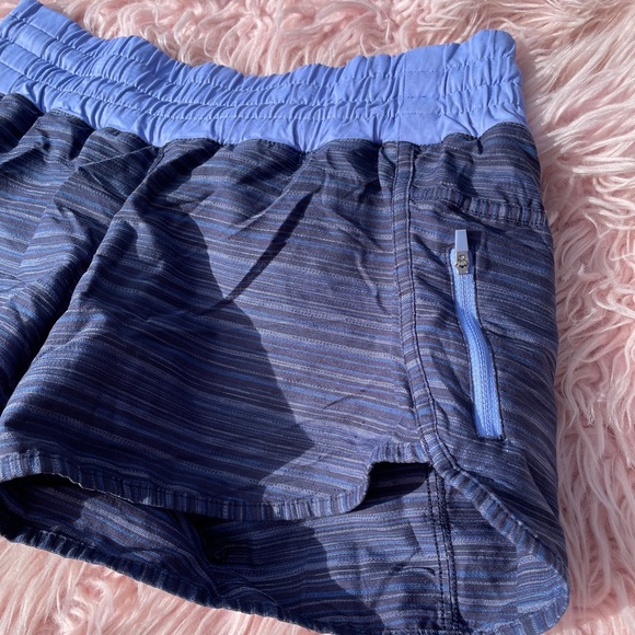 Lululemon We Are From Space Cadet Blue Stripe Lullaby Tracker Short II 2-way 10 - Picture 5 of 5